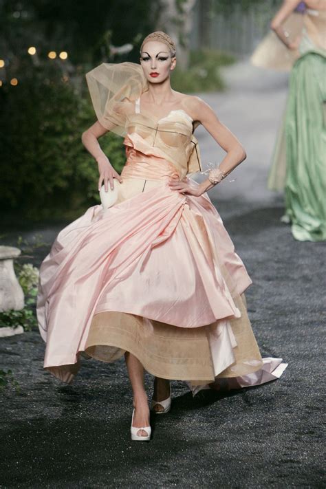 dior fall 2005 campaign|christian Dior 2005 runway.